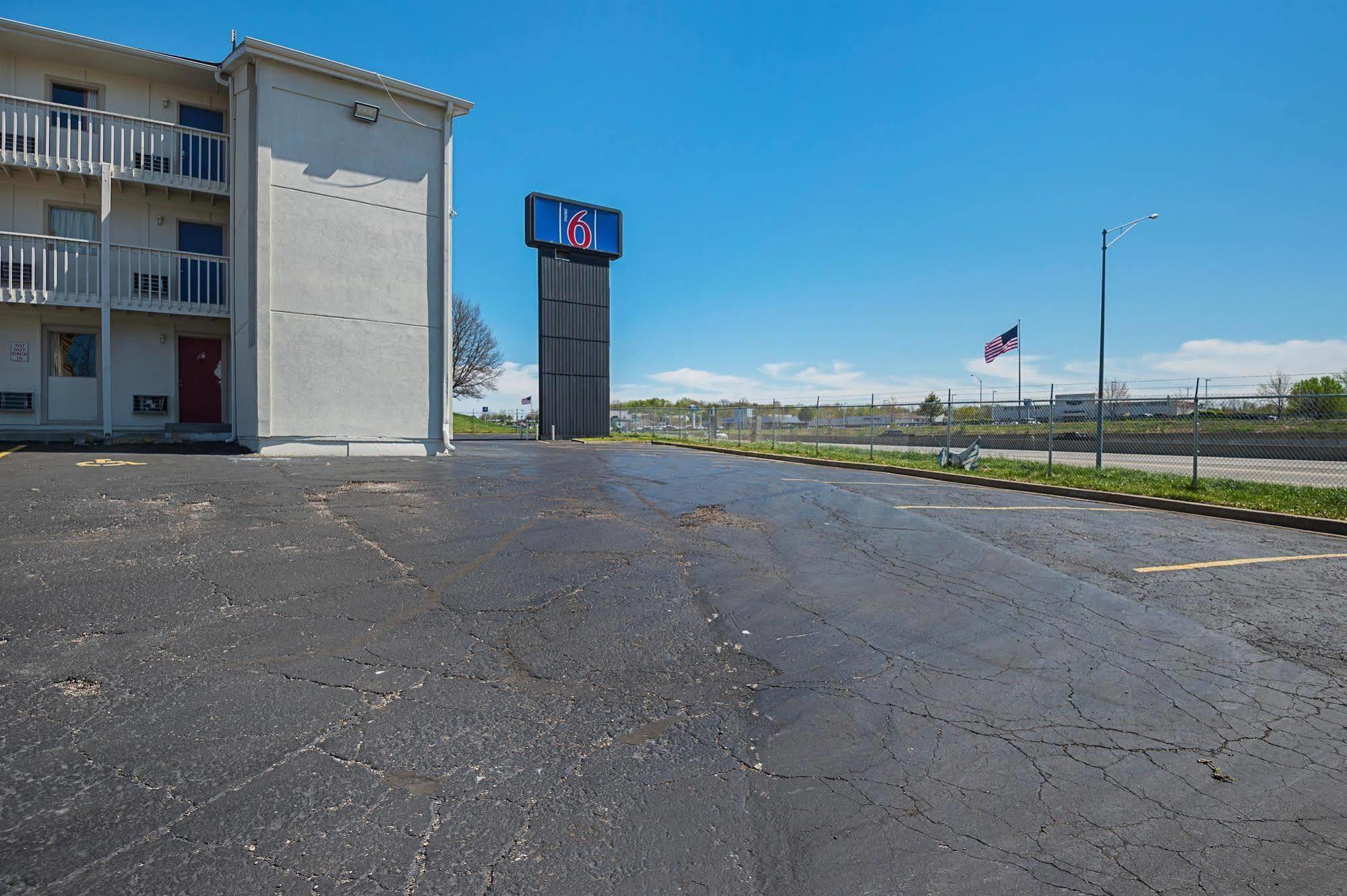Motel 6-Blue Springs, Mo Dış mekan fotoğraf