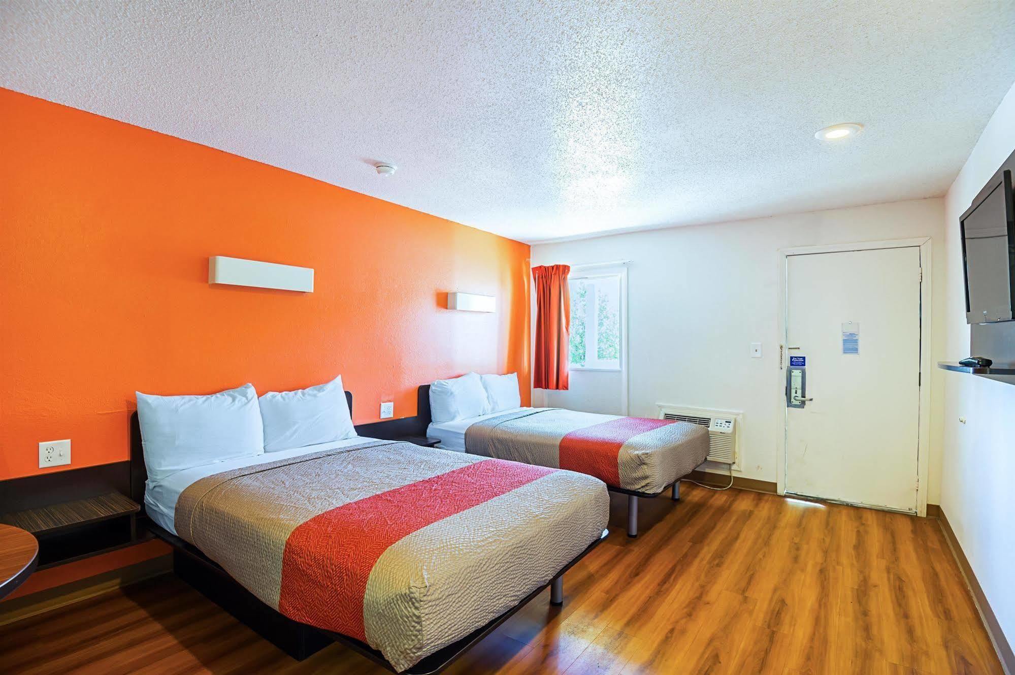 Motel 6-Blue Springs, Mo Dış mekan fotoğraf