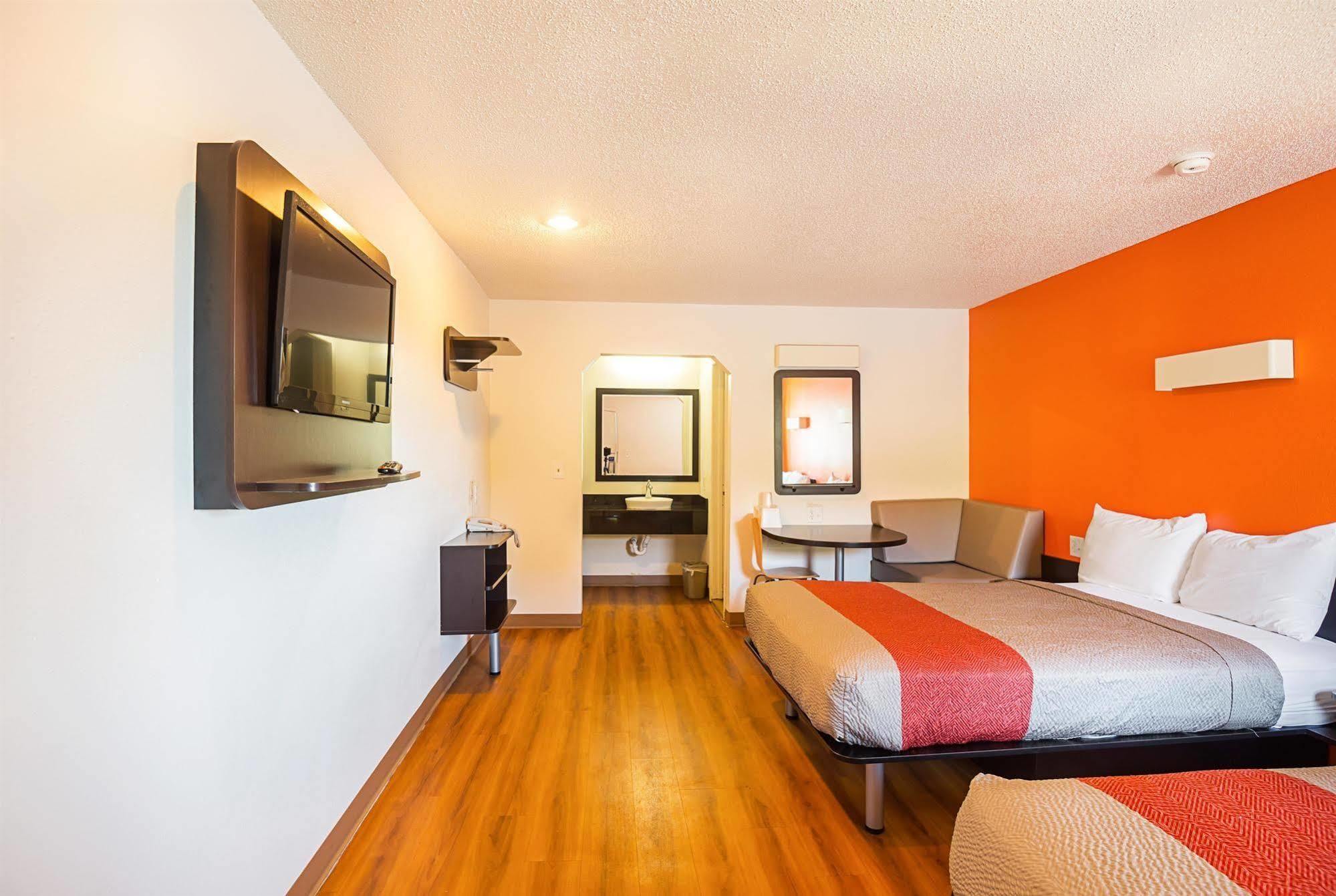 Motel 6-Blue Springs, Mo Dış mekan fotoğraf