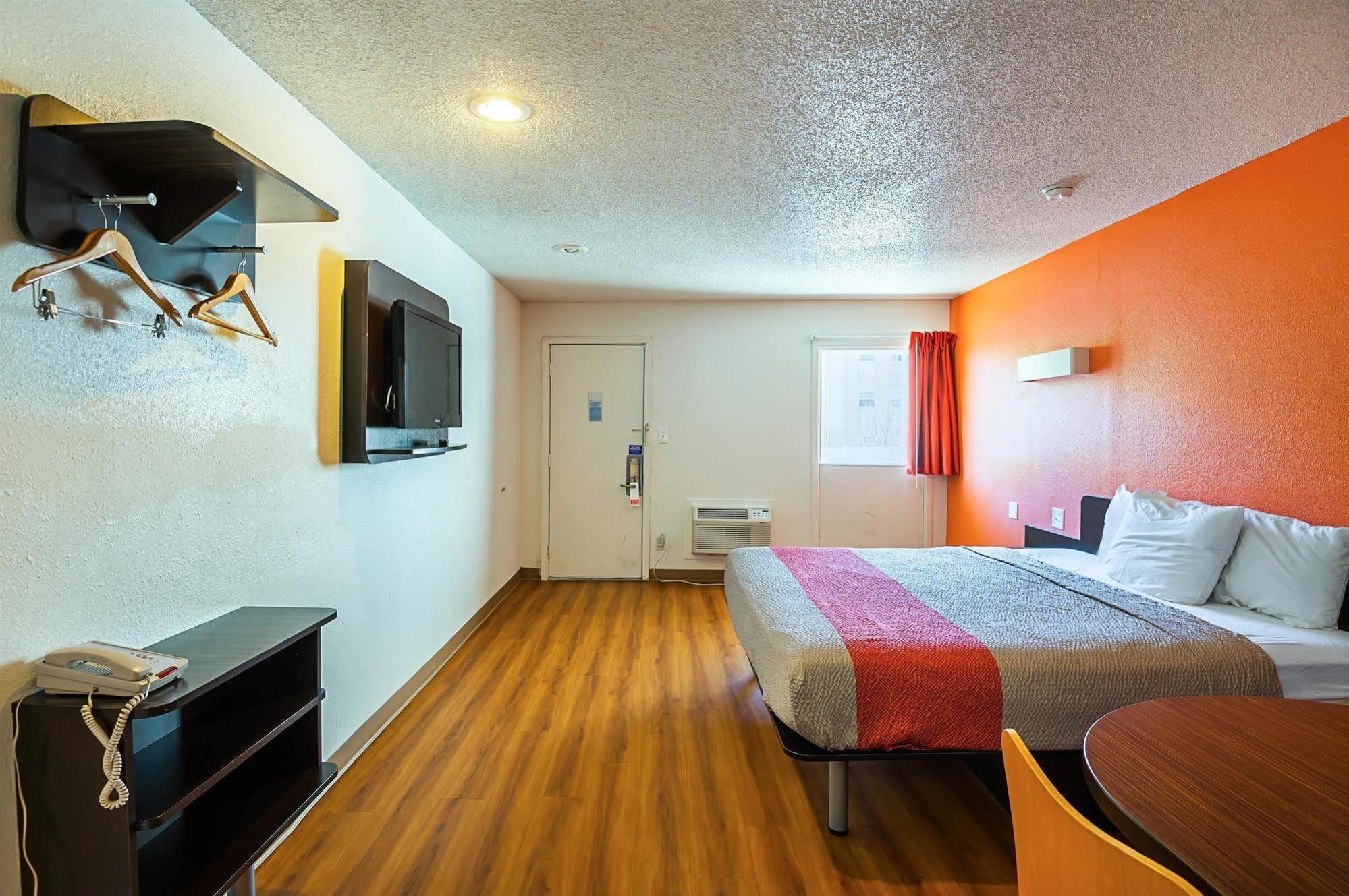 Motel 6-Blue Springs, Mo Dış mekan fotoğraf